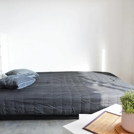 4 Couchages Avec Terrasse, Parking Et Proche Au Lavandou - Fr-1-251-240 Le Lavandou