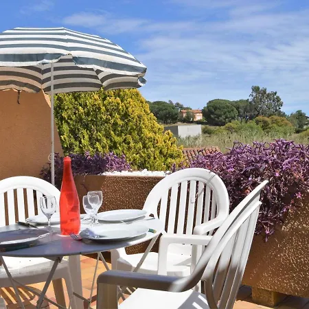 4 Couchages Avec Terrasse, Parking Et Proche Au Lavandou - Fr-1-251-240 Апартаменти