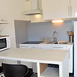 Apartmán 4 Couchages Avec Terrasse, Parking Et Proche Au Lavandou - Fr-1-251-240
