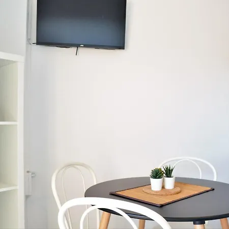 4 Couchages Avec Terrasse, Parking Et Proche Au Lavandou - Fr-1-251-240 * Ле-Лаванду